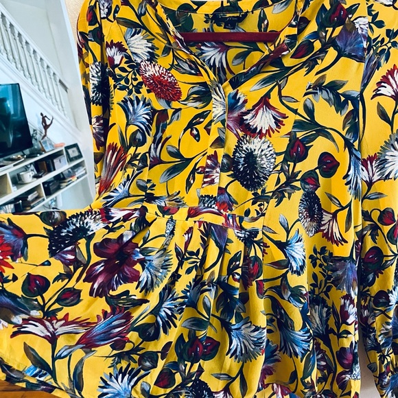 J. Jill Floral Yellow Women's Top EUC - Picture 9 of 10